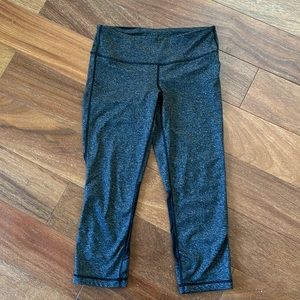 2/$10  GAP Gray/Black Capri Leggings -Size XS